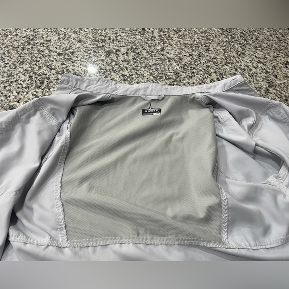 Habit Short Sleeve Button Up Fishing Shirt Men's Med Light Grey UV 40 Protection - Picture 9 of 9